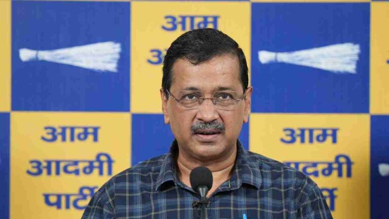 सत्य निकेतन हादसा: DU छात्रों को हॉस्टल दे केंद्र या भरे PG का किराया- AAP