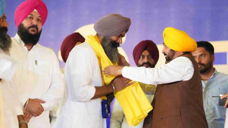 ਗੁਰਪ੍ਰੀਤ ਸਿੰਘ ਸੇਖੋਂ ਹਜ਼ਾਰਾਂ ਸਮਰਥਕਾਂ ਸਮੇਤ ਆਪ ‘ਚ ਸ਼ਾਮਲ