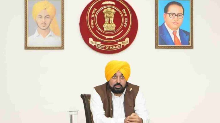 ਭਾਜਪਾ ਦੀ ਅਗਵਾਈ ਵਾਲੀ ਕੇਂਦਰ ਸਰਕਾਰ ਪੰਜਾਬ ਅਤੇ ਤਿੰਨ ਕਰੋੜ ਪੰਜਾਬੀਆਂ ਦੀ ਪਿੱਠ ਵਿੱਚ ਛੁਰਾ ਮਾਰ ਰਹੀ ਹੈ