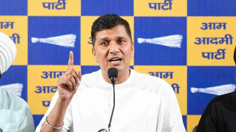 Sikh Sangat Torn by Police Entering Gurdwara Wearing Shoes, Amit Shah Must Apologise: Saurabh Bharadwaj
