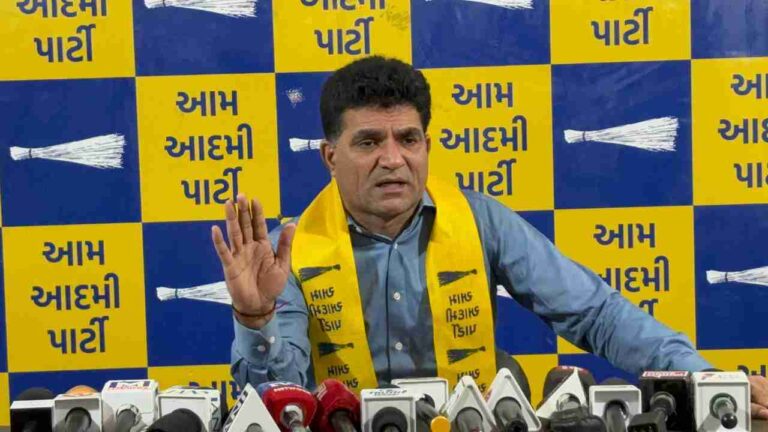 “કોઈ પણ ખેડૂત ભાઈ ખોટું પગલું ન ભરે, પોતાના પરિવારનો વિચાર કરો અને હવે ૧૧ મહિના રાહ જોઈ ૨૦૨૭માં પોતાની સરકાર બનાવો” : ઈસુદાન ગઢવની ખેડૂતોને ભાવુક અપીલ